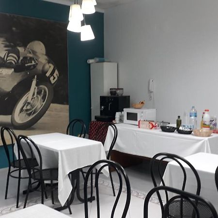 Hostal Villa Carbula Almodóvar del Río Exterior foto